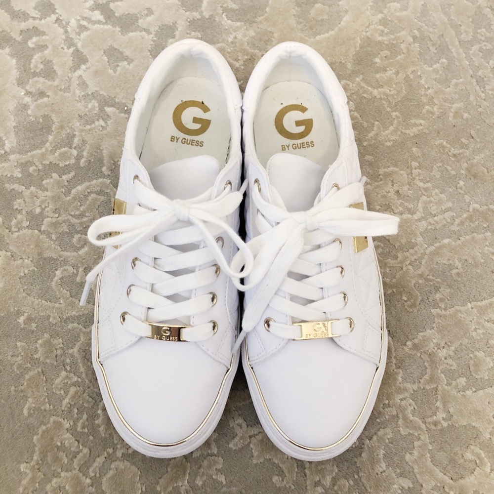 GUESS white tennis shoes